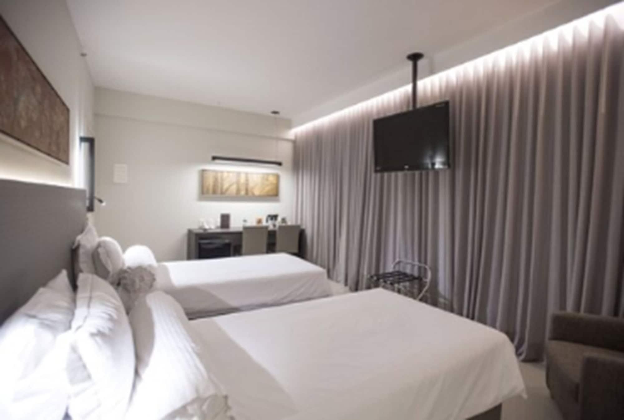 Royal Boutique Savassi Hotel Belo Horizonte Exterior foto A room at the hotel