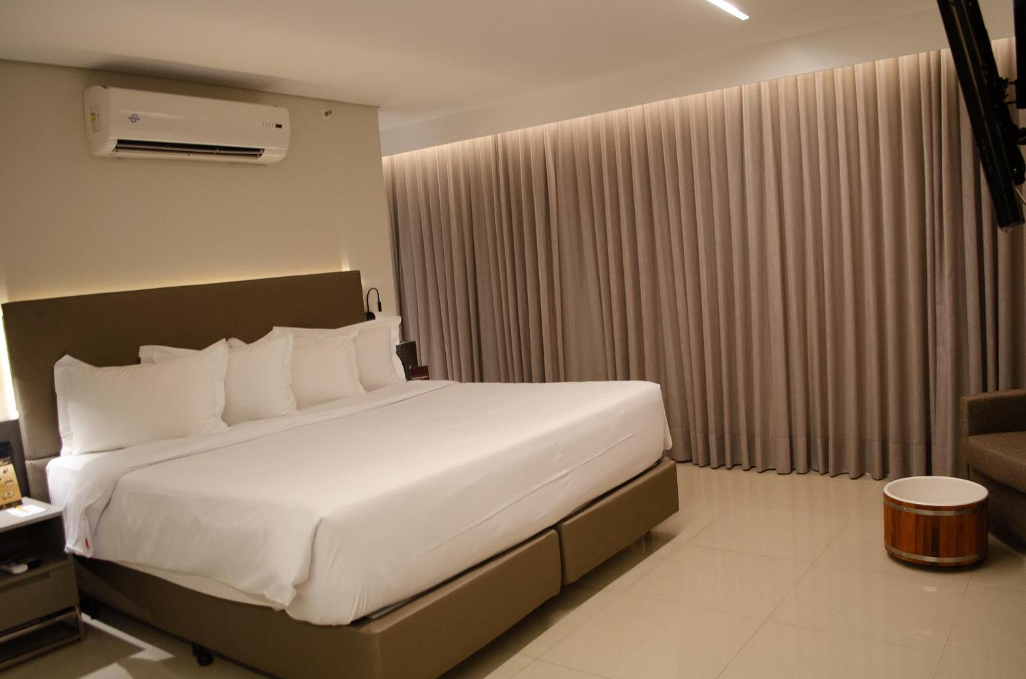 Royal Boutique Savassi Hotel Belo Horizonte Exterior foto A bedroom at the hotel