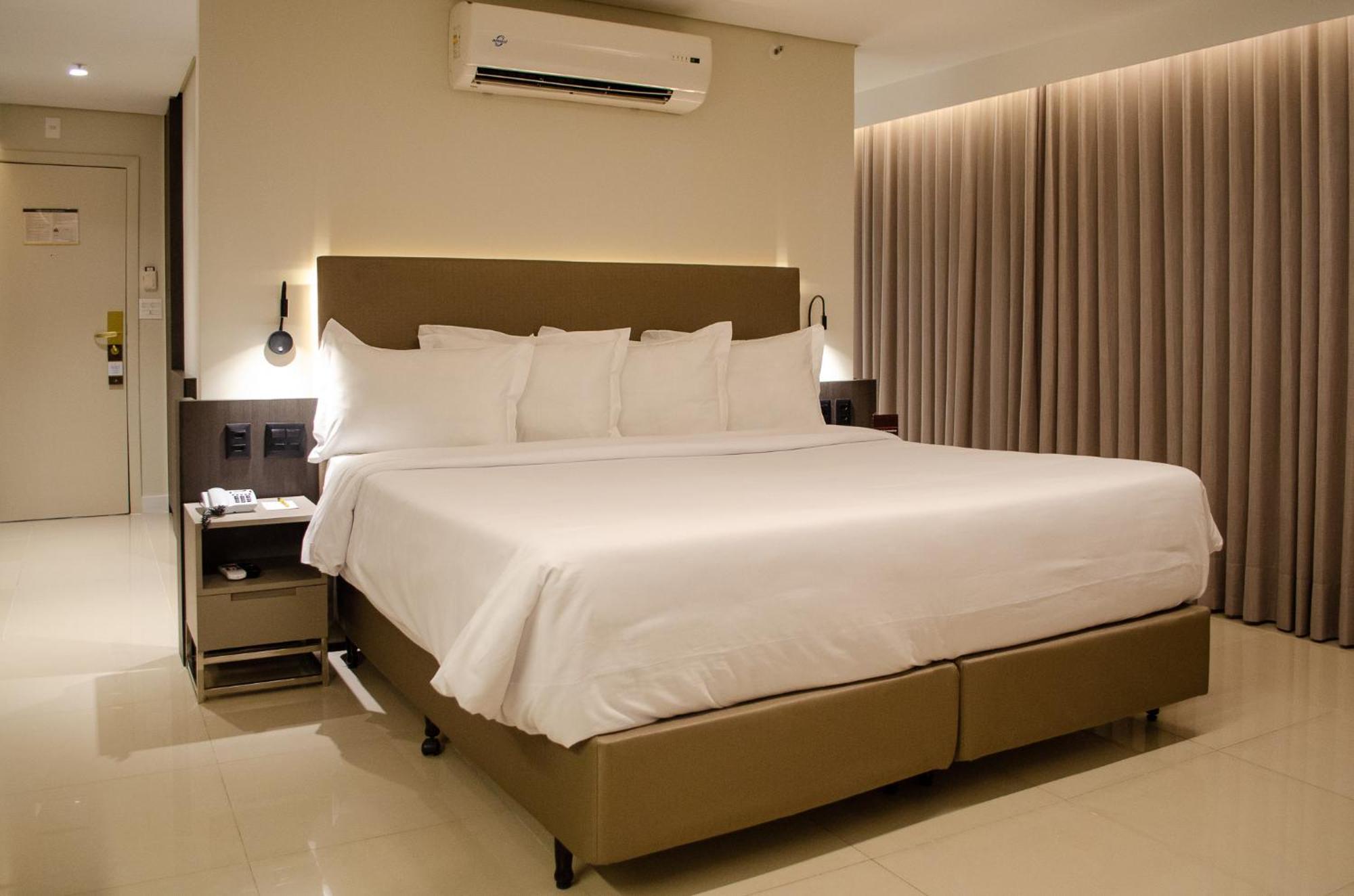 Royal Boutique Savassi Hotel Belo Horizonte Exterior foto A bedroom at the hotel